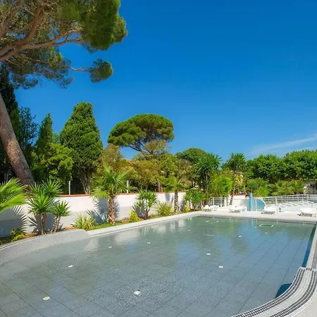 Camping Mobilhome 5 Personnes A *